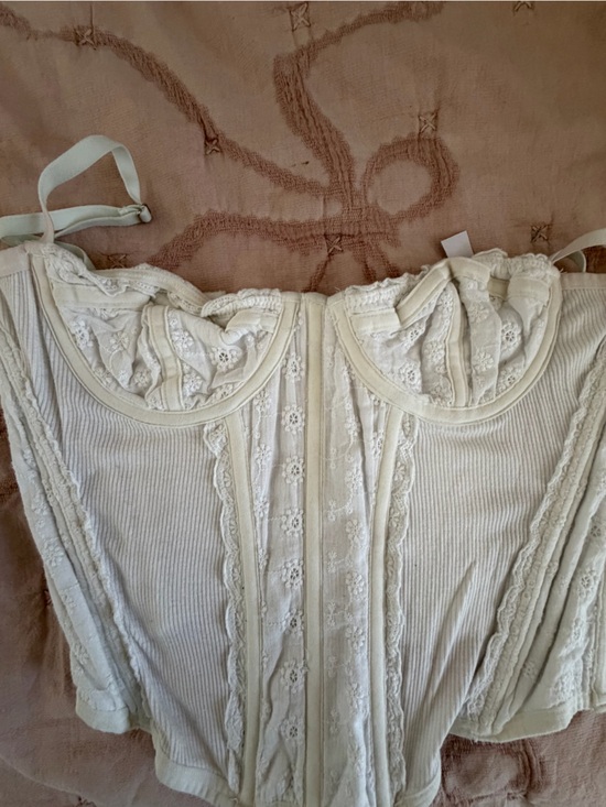 Urban Outfitters Tops - Ivory Lace Bustier Top